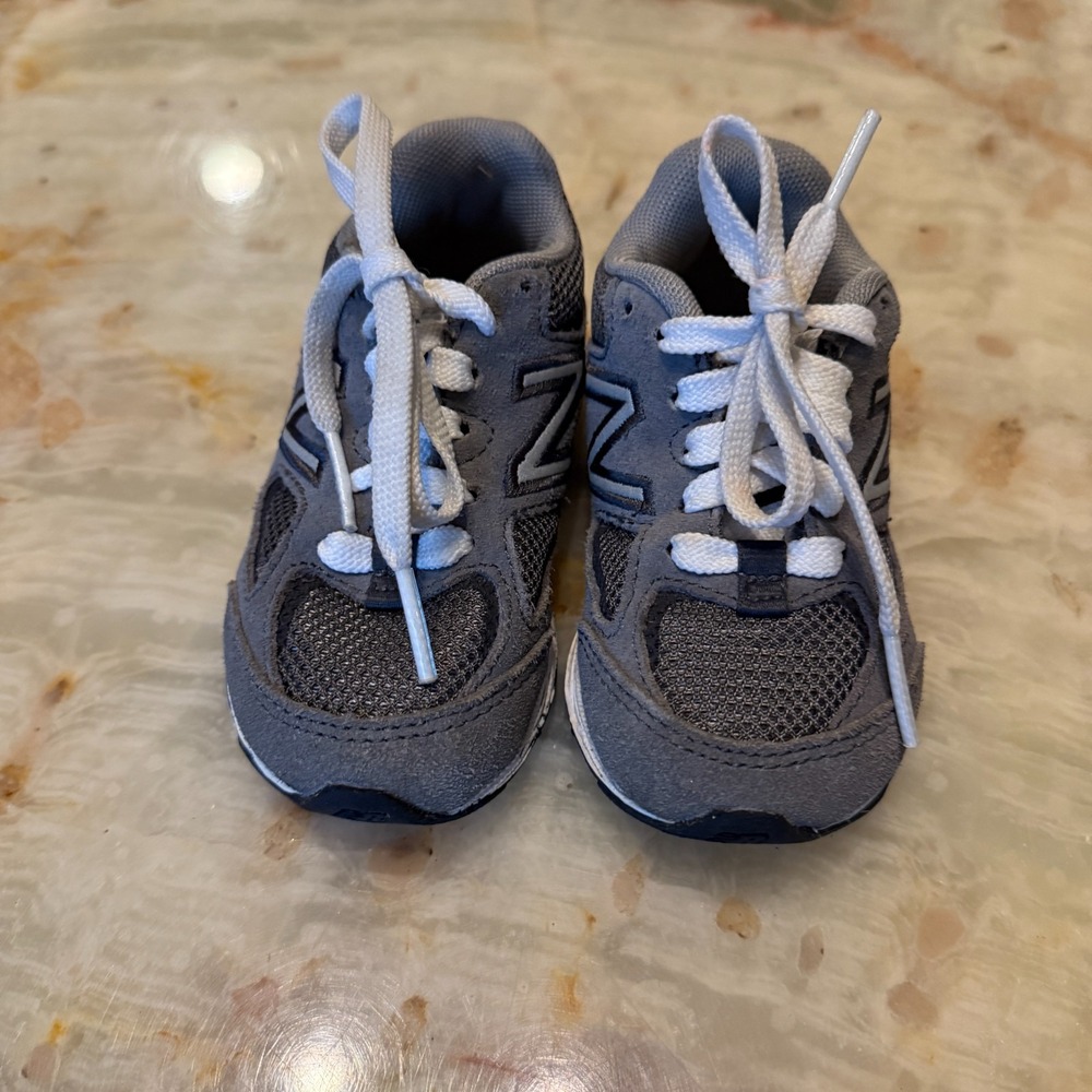 New Balance 888V2 Kids Walking Sneaker Shoes Gray Mesh Suede Lace Up Size 5.5M